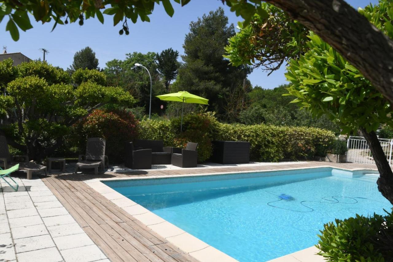 Villa L'Ocabee La Tour-dʼAigues Exterior foto