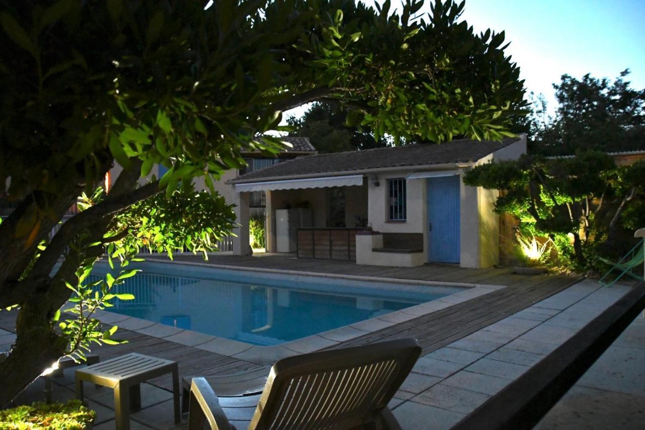 Villa L'Ocabee La Tour-dʼAigues Exterior foto