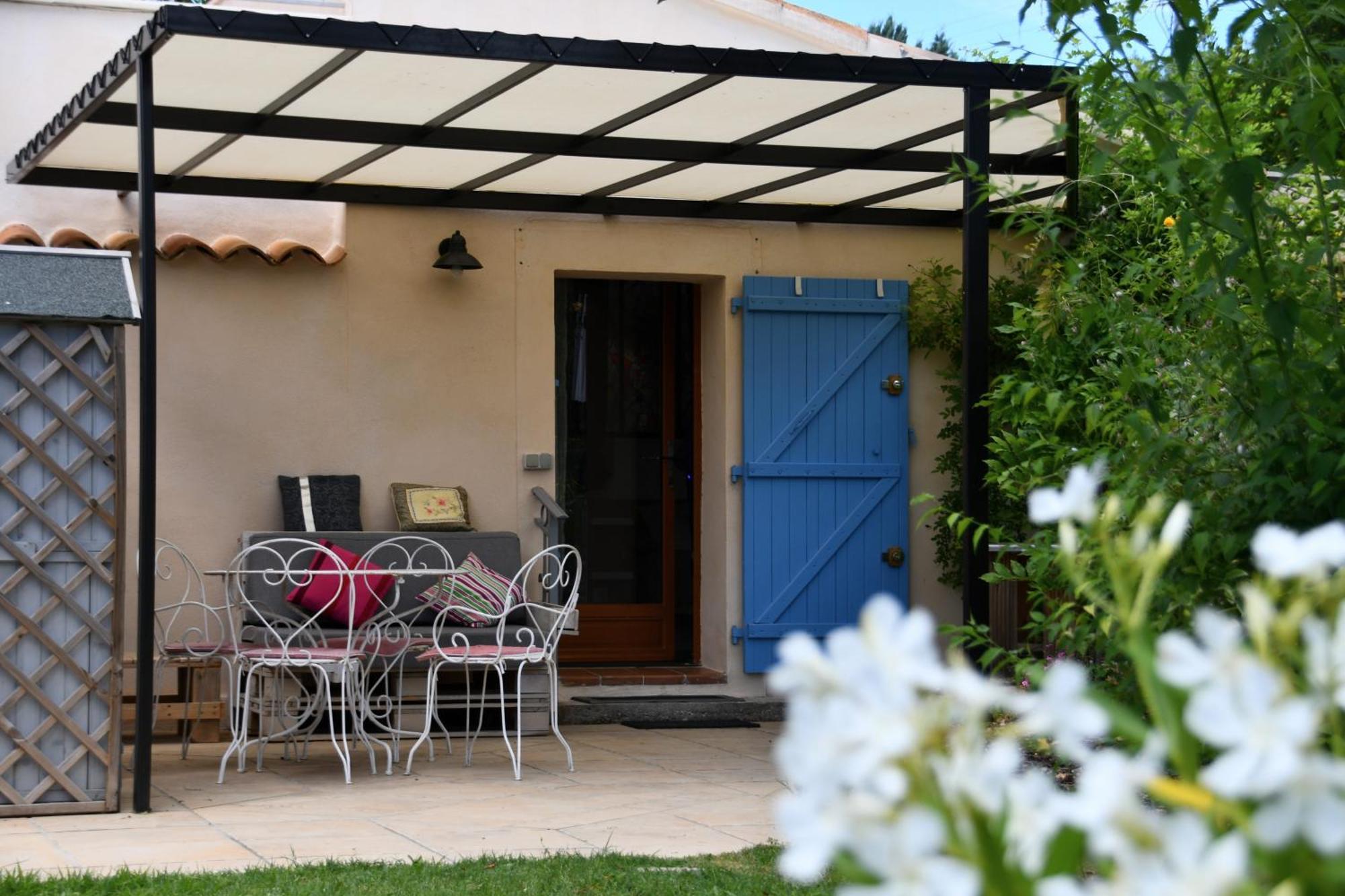 Villa L'Ocabee La Tour-dʼAigues Exterior foto